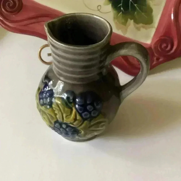 Vintage West Germany Ceramic Pitcher Wine Jug Grapes & Leaves Scheurich Kiramic - Picture 7 of 9